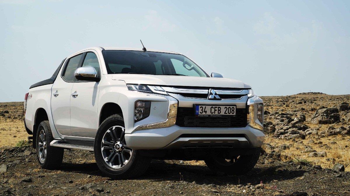 Mitsubishi L200 Arka Koltuk Nasıl Açılır